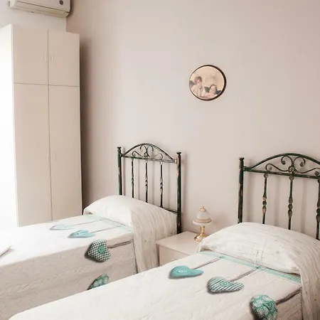 לינה וארוחת בוקר A Casa Di Amici