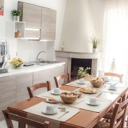 A Casa Di Amici Bed and Breakfast Toritto