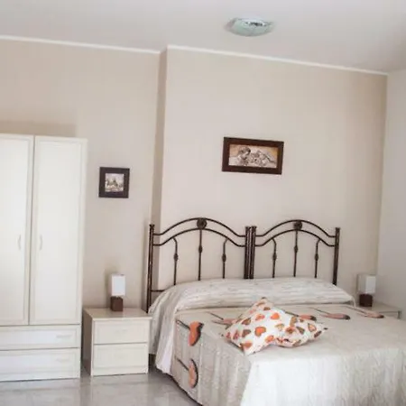 فندق مبيت وإفطار A Casa Di Amici Toritto